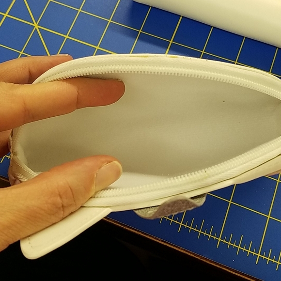 Unicorn Clutch Zipper Bag 7 x 5 x 1 - Picture 2 of 4